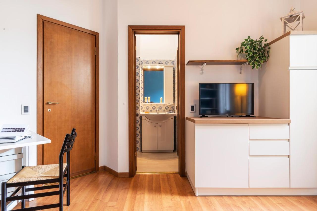 Casa Blu Flexyrent Apartment Wifi - No Ac Milaan Buitenkant foto